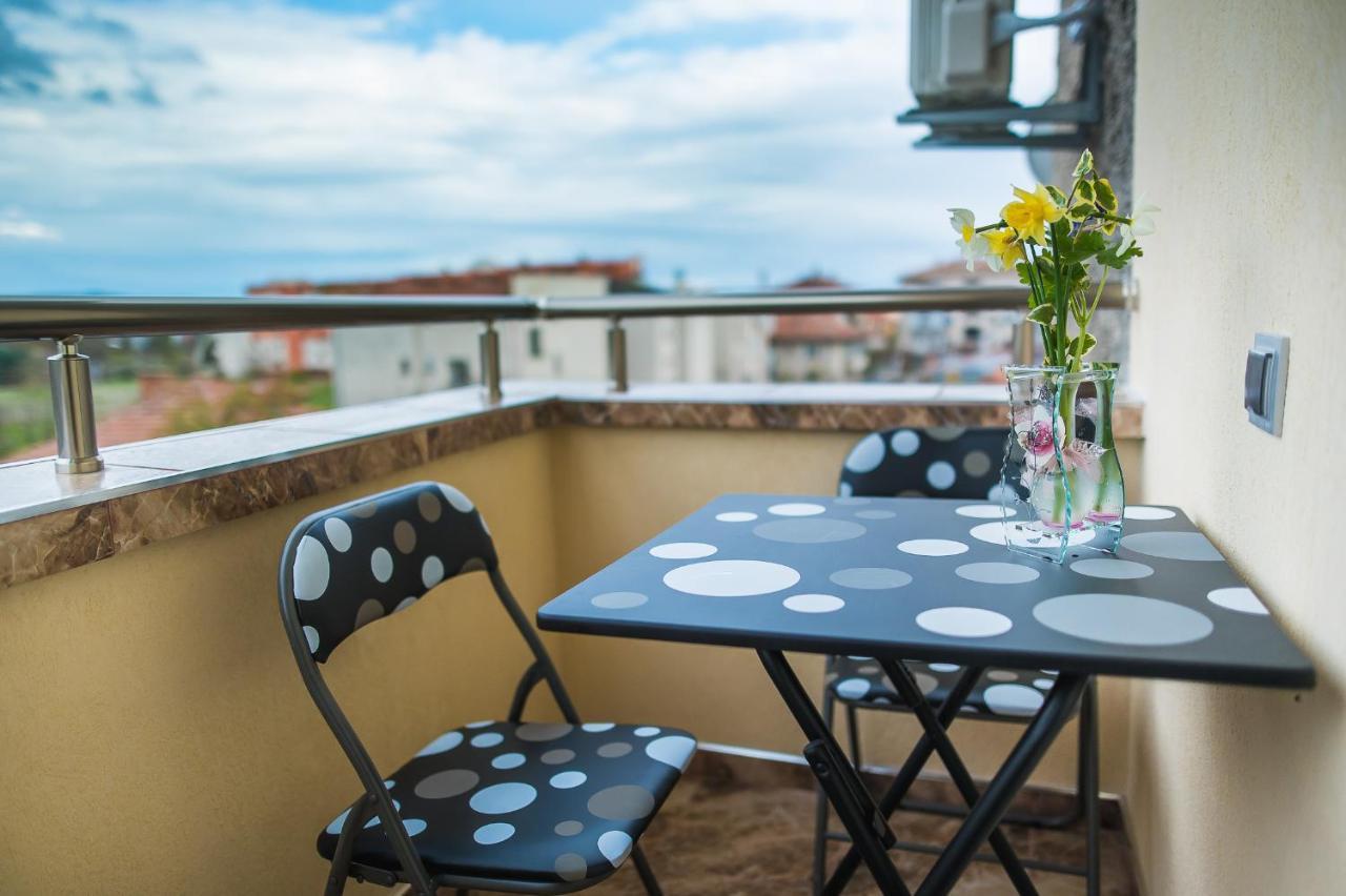 Apartament Tiana Lux Hisarea Exterior foto